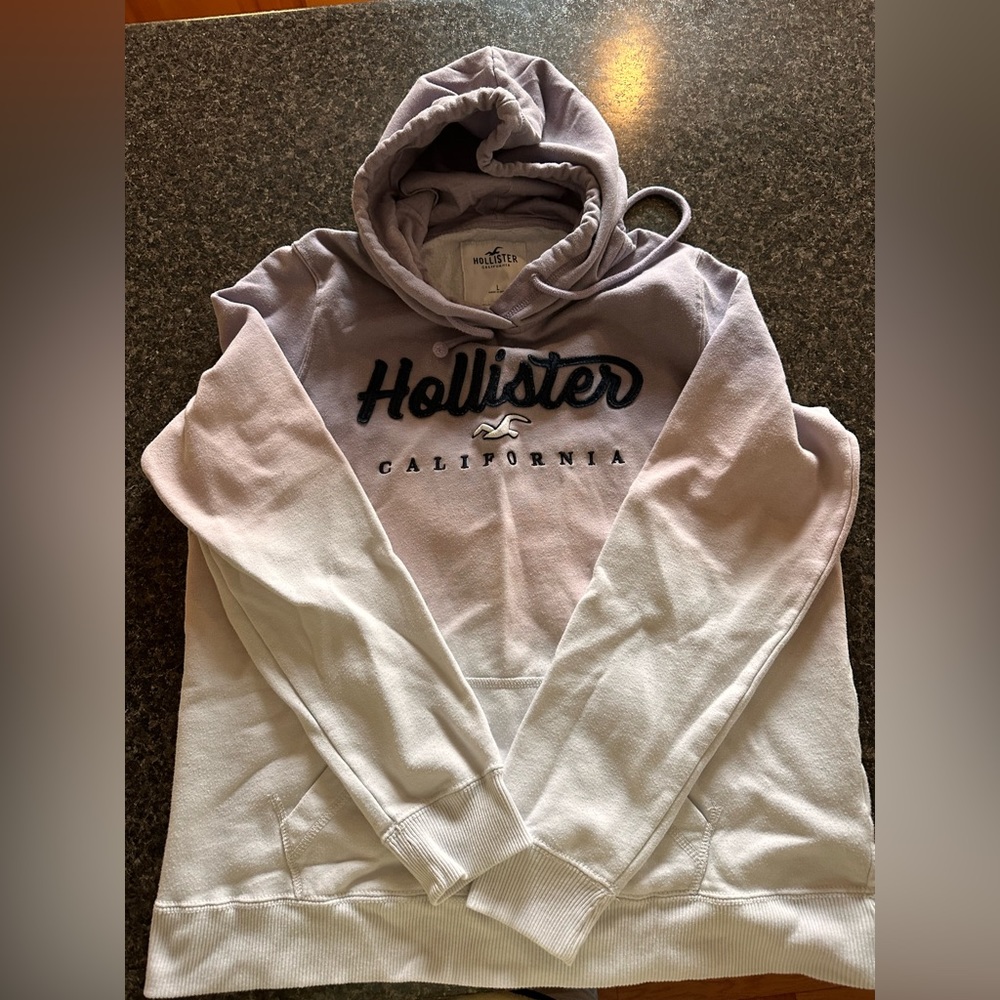 2 hoodies by Hollister. Size women’s large. No rips or stains.